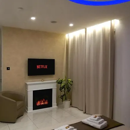 Giglio Luxury - Chroma Italy Apartment