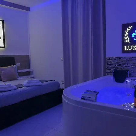Giglio Luxury - Chroma Italy Apartment Rome